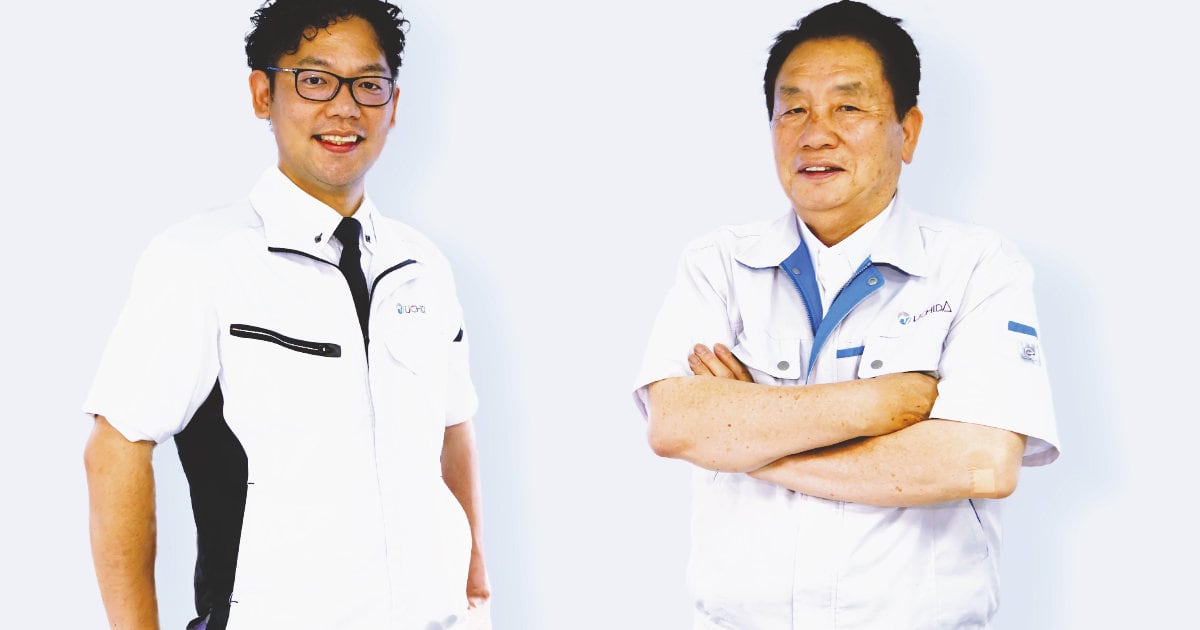 株式会社ウチダ 代表取締役 専務取締役 並んだ写真